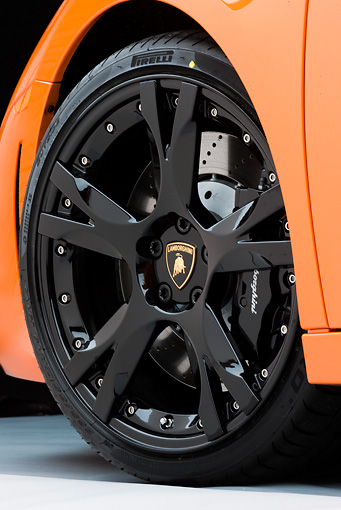 AUT 30 RK4520 01 2009 Lamborghini Gallardo LP5604 Orange Front Wheel 