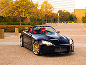 AUT 33 RK0367 01
2000 Honda S2000 Convertible Black 3/4 Front View On Pavement