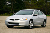 AUT 40 RK0128 01
2005 Honda Accord Hybrid Silver 3/4 Front View On Pavement