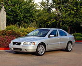 AUT 40 RK0134 05
2005 Volvo S60 T5 Silver Front 3/4 View On Pavement By Trees And Bushes