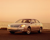 AUT 40 RK0155 01
2005 Toyota Avalon XLS Silver 3/4 Front View On Pavement By Water