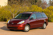 AUT 41 RK0269 01
2006 Toyota Sienna Burgundy Front 3/4 View On Pavement By Trees