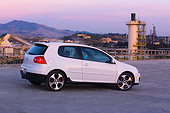 AUT 41 RK0395 01
2006 Volkswagen GTI Mk V White 3/4 Rear View On Pavement