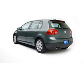 AUT 42 RK0106 01
2007 Volkswagen Rabbit Gray Rear 3/4 View Studio