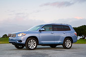 AUT 43 RK0192 01
2008 Toyota Highlander Hybrid 4WD-i V6 Light Blue 3/4 Front View On Pavement