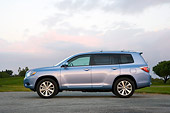 AUT 43 RK0194 01
2008 Toyota Highlander Hybrid 4WD-i V6 Light Blue Profile View On Pavement