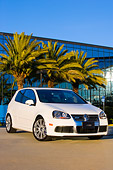 AUT 43 RK0202 01
2008 Volkswagen R32 White 3/4 Front View By Building Palm Trees