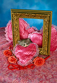 CAT 03 RC0106 01
Gray Persian Kitten Sleeping By Roses, Heart-Shaped Pillows And Picture Frame