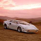 LAM 05 RK0012 05
1989 Lamborghini 25th Anniversary Edition White Front 3/4 View On Sand