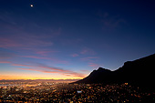 LAN 01 MH0129 01
Cape Town City Centre At Sunrise With View Of Table Mountain In South Africa