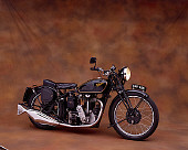 MOT 01 RK0370 01
1947 Velocette KSS Black