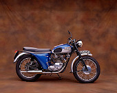 MOT 01 RK0383 06
1962 Triumph T100SS Blue Profile View Studio