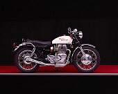 MOT 01 RK0406 07
1970 Royal Enfield Interceptor 750cc Profile View Studio