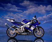 MOT 02 RK0142 01
2001 Yamaha R1 Champions Edition Blue Profile View Studio