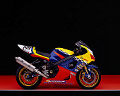 MOT 02 RK0198 02
2004 Suzuki GSXR 1000 Team Revlimiter Racing Profile View Studio