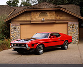 MST 01 RK0574 04
1971 Ford Mustang 351 Red And Black 3/4 Front View On Driveway