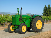 TRA 01 RK0236 01
1947 John Deere D 